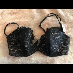 NWT B.Tempt’d Black & Pale Pink Lace Bra Size 36DD